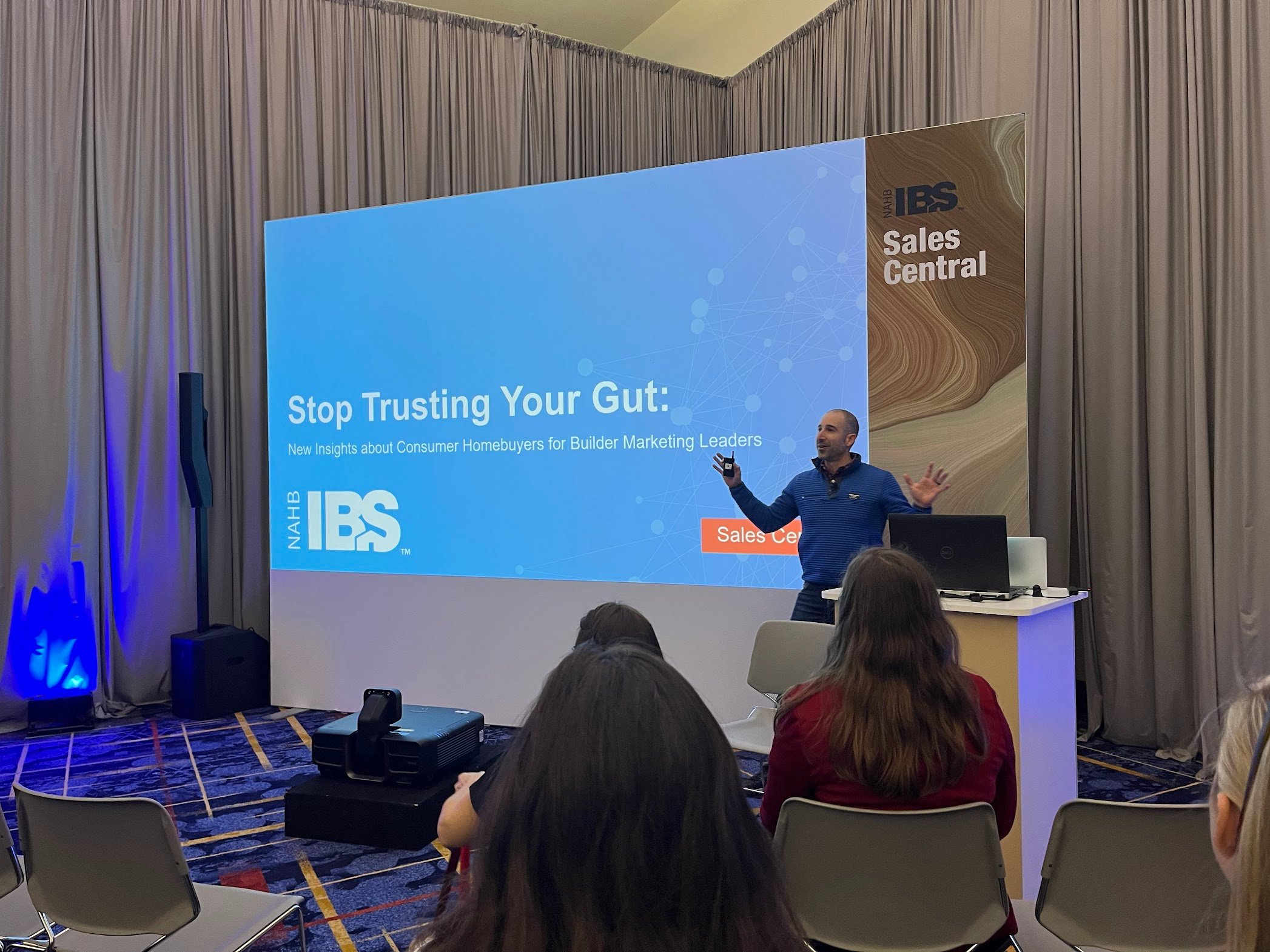 audience-town-ibs-sales-central-24